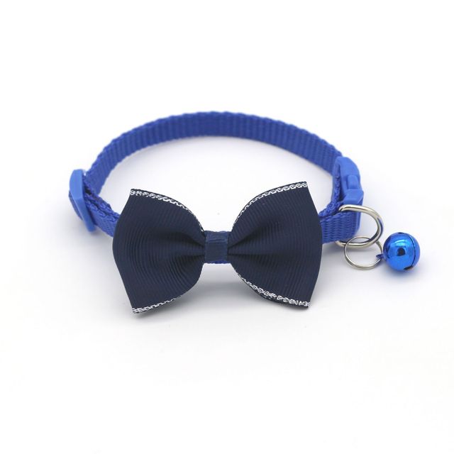 Strik en bellen halsband in blauw