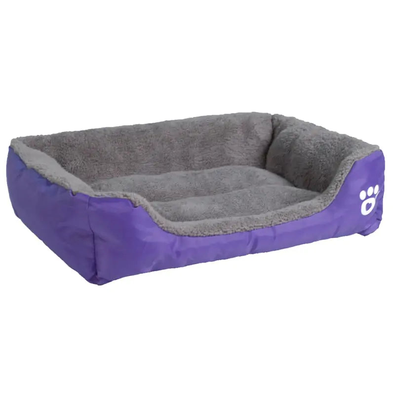 Gekleurd hondenbed in paars